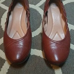 Nurture leather cognac wedges